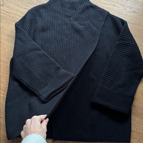 Athleta Turtleneck Sweater Belle Sleeve Sweater XL - Picture 2 of 4